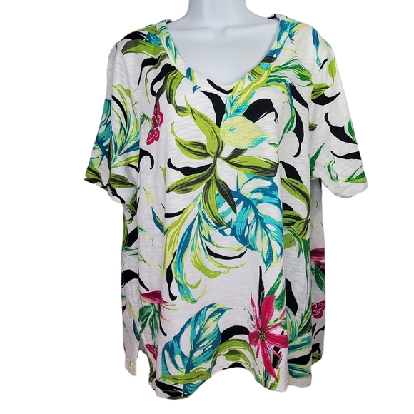 CHICO'S Tropical Print  V Neck Tee Shirt Passion Flower Leaves Sz 3 XL - Picture 1 of 7
